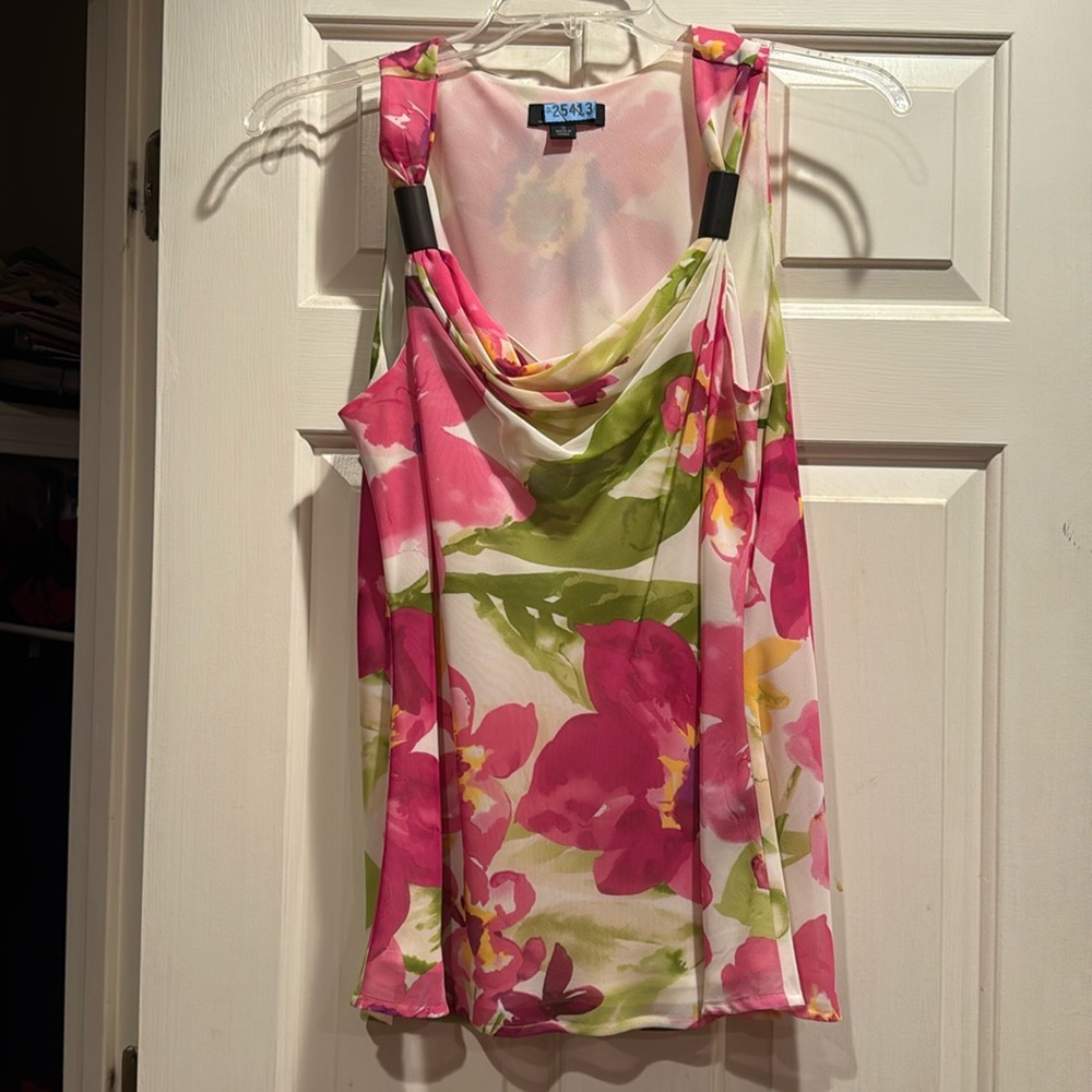 Sleeveless elegant blouse perfect for Spring sz 12